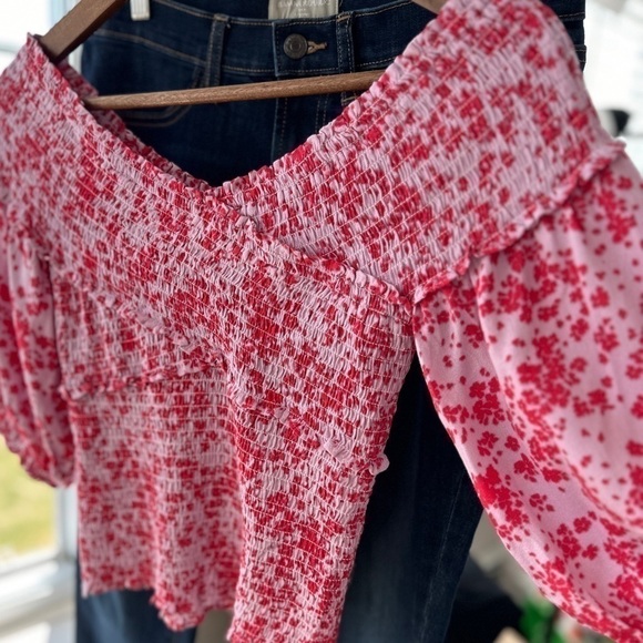 Steve Madden BB Dakota off-shoulder top, elasticized body, 3/4 length sleeves - Picture 3 of 14